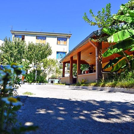 Lovely Apartment W/ Ac + Bath. + Kitchen + Parking And Garden Shkodër Dış mekan fotoğraf