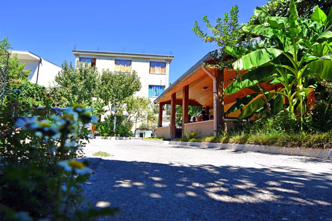Lovely Apartment W/ Ac + Bath. + Kitchen + Parking And Garden Shkodër Dış mekan fotoğraf